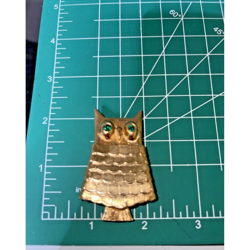 Vintage Avon Owl Pin Brooch Gold‎ Tone Green Eyes 1.5" Collectible